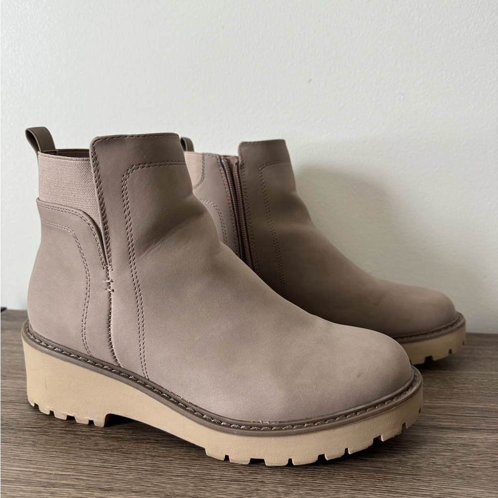 Sonoma Women's Beige Ankle Booties